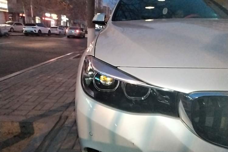 Used BMW 3 Series GT 2019 320i M Sport Package Right Front Headlight