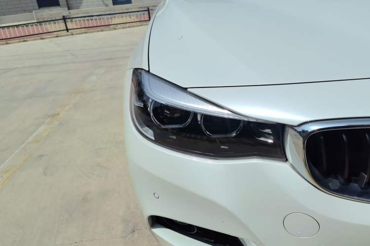 Used BMW 3 Series GT 2019 320i M Sport Package Right Front Headlight