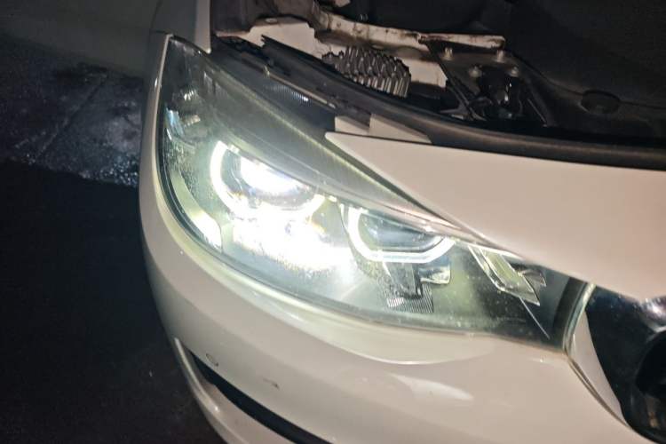 Used BMW 3 Series GT 2019 320i Sport Edition Right Front Headlight