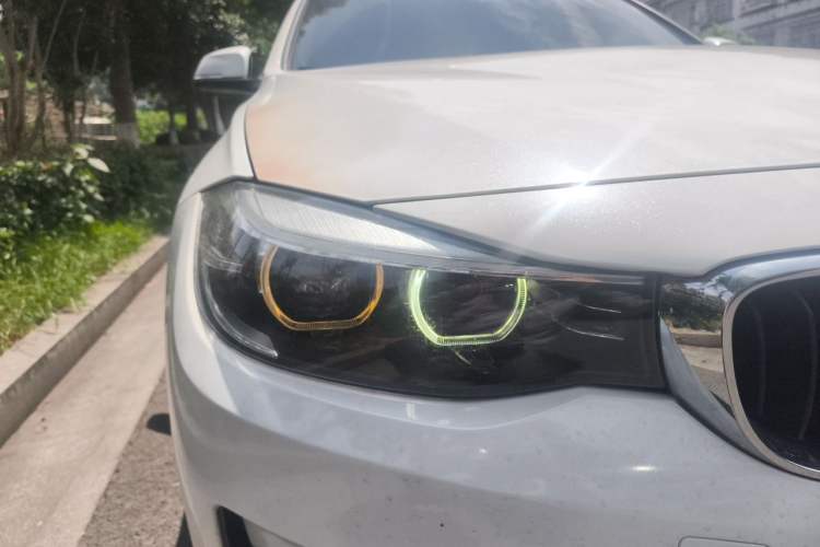 Used BMW 3 Series GT 2019 320i Sport Edition Right Front Headlight