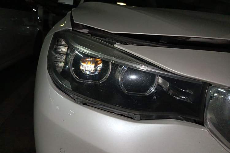 Used BMW 3 Series GT 2019 320i Sport Edition Right Front Headlight