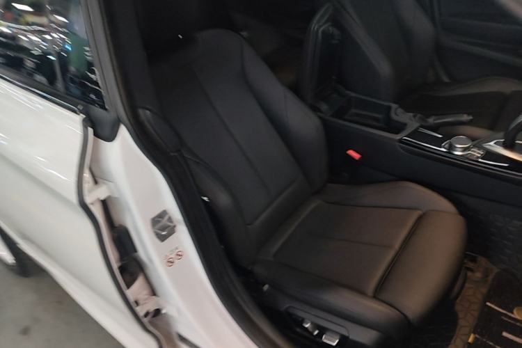 Used BMW 3 Series GT 2019 320i M Sport Package Right Front Seat