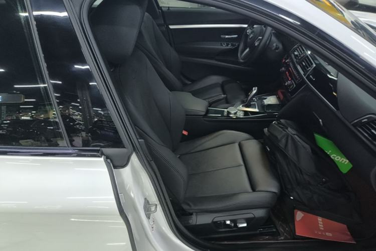 Used BMW 3 Series GT 2019 320i M Sport Package Right Front Seat