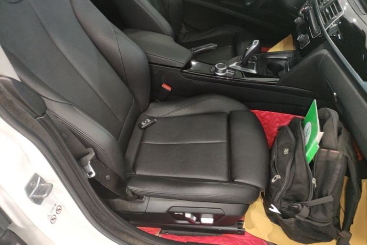 Used BMW 3 Series GT 2019 320i Sport Edition Right Front Seat