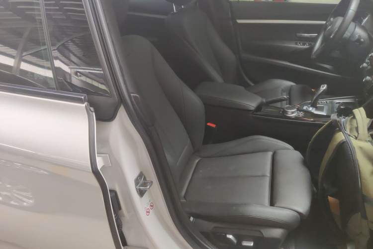 Used BMW 3 Series GT 2019 320i M Sport Package Right Front Seat