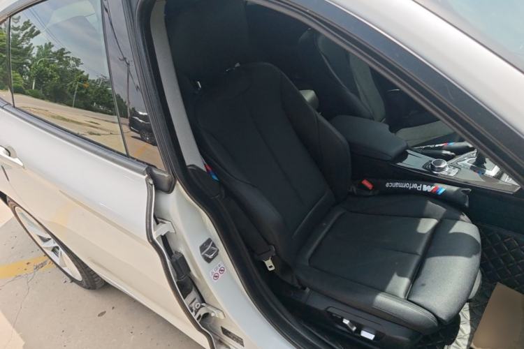 Used BMW 3 Series GT 2019 320i Sport Edition Right Front Seat