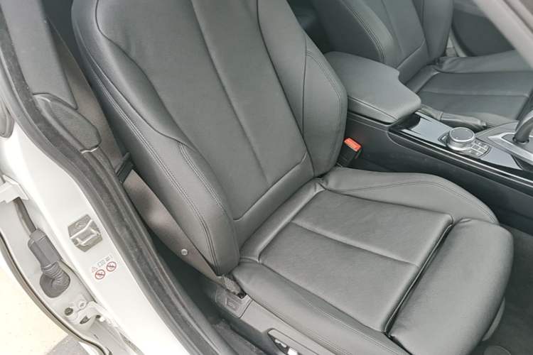Used BMW 3 Series GT 2019 320i M Sport Package Right Front Seat