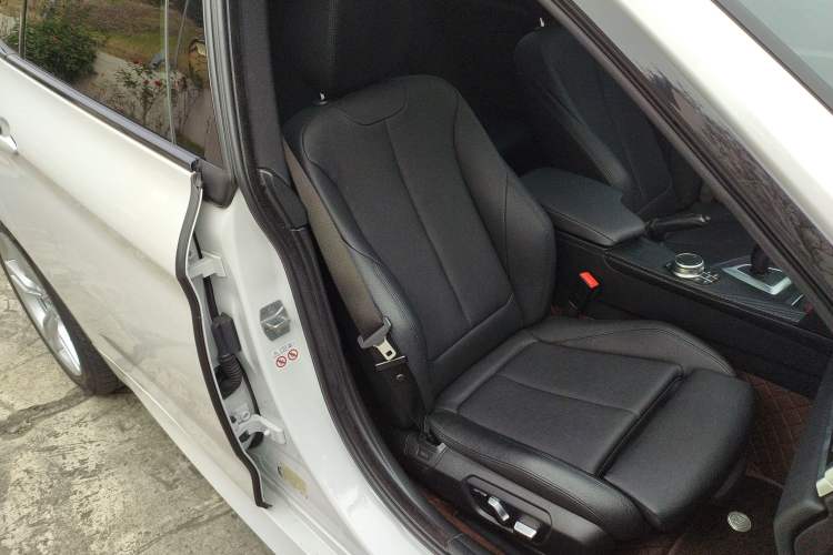 Used BMW 3 Series GT 2019 320i M Sport Package Right Front Seat