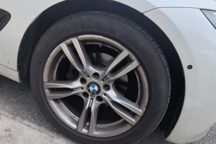 Used BMW 3 Series GT 2019 320i M Sport Package Right Front Wheel Hub