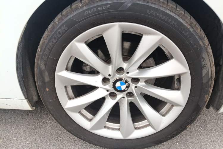 Used BMW 3 Series GT 2019 320i Sport Edition Right Front Wheel Hub