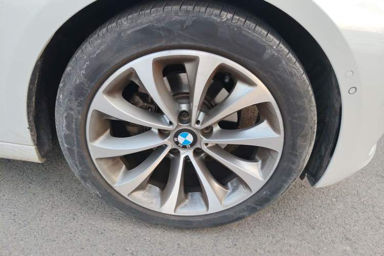 Used BMW 3 Series GT 2019 320i Sport Edition Right Front Wheel Hub
