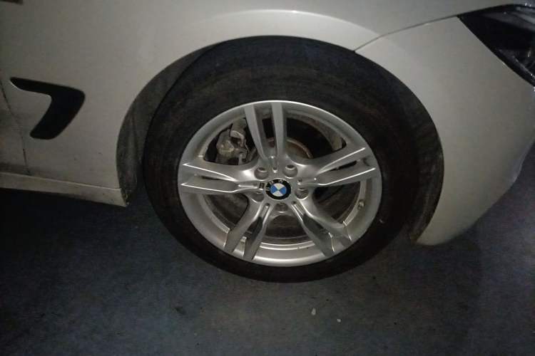 Used BMW 3 Series GT 2019 320i M Sport Package Right Front Wheel Hub