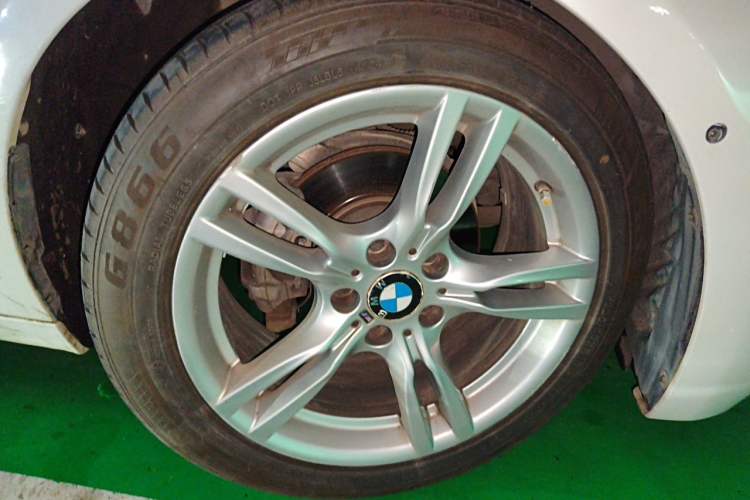 Used BMW 3 Series GT 2019 320i Sport Edition Right Front Wheel Hub