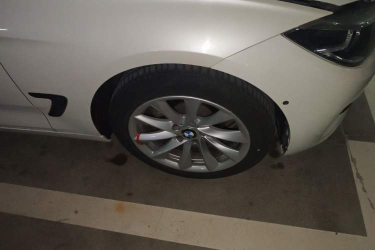 Used BMW 3 Series GT 2019 320i Sport Edition Right Front Wheel Hub