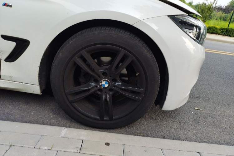 Used BMW 3 Series GT 2019 320i M Sport Night Edition Right Front Wheel Hub