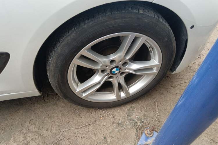 Used BMW 3 Series GT 2019 320i M Sport Package Right Front Wheel Hub