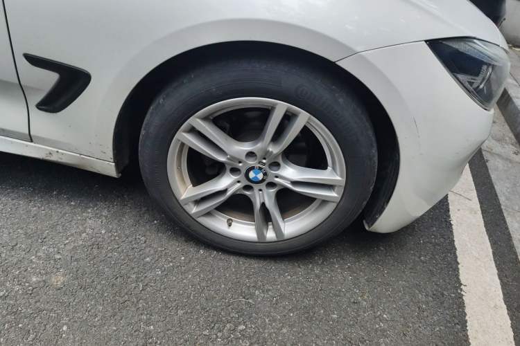 Used BMW 3 Series GT 2019 320i M Sport Package Right Front Wheel Hub