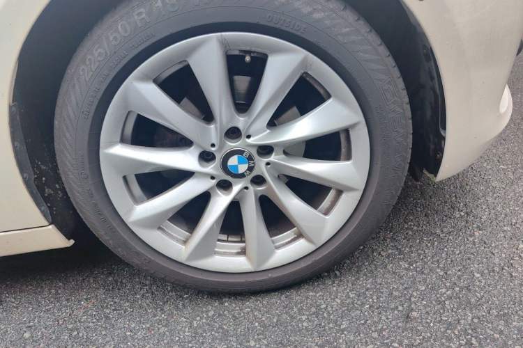 Used BMW 3 Series GT 2019 320i Sport Edition Right Front Wheel Hub