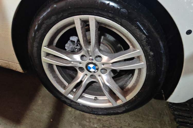 Used BMW 3 Series GT 2019 320i M Sport Package Right Front Wheel Hub
