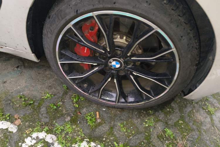 Used BMW 3 Series GT 2019 320i Sport Edition Right Front Wheel Hub