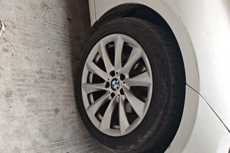 Used BMW 3 Series GT 2019 320i Sport Edition Right Front Wheel Hub