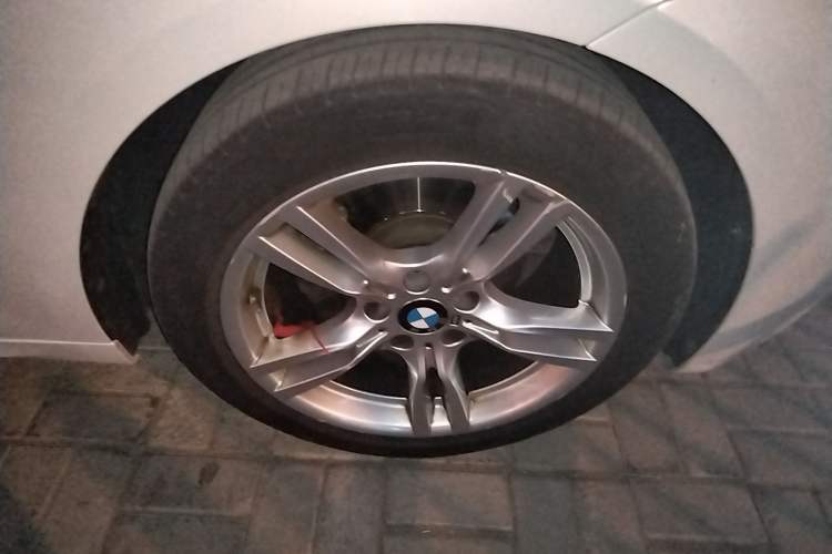 Used BMW 3 Series GT 2019 320i M Sport Package Right Front Wheel Hub