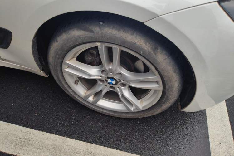 Used BMW 3 Series GT 2019 320i M Sport Package Right Front Wheel Hub