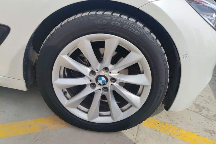 Used BMW 3 Series GT 2019 320i Sport Edition Right Front Wheel Hub