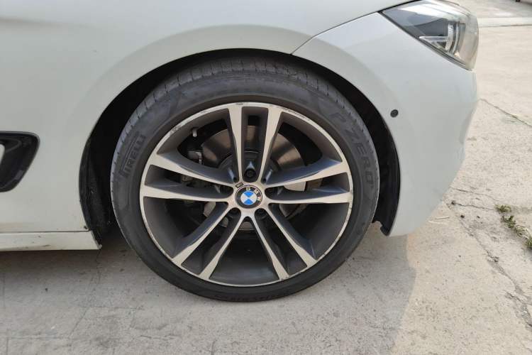 Used BMW 3 Series GT 2019 330i xDrive M Sport Edition Right Front Wheel Hub