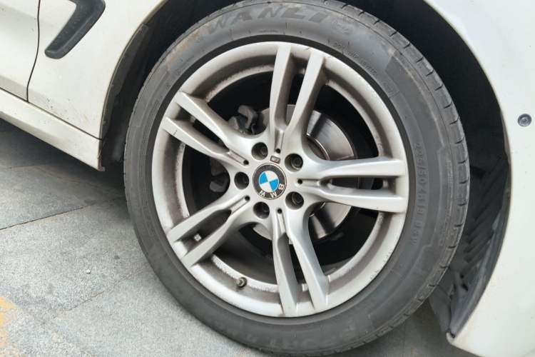 Used BMW 3 Series GT 2019 320i M Sport Package Right Front Wheel Hub