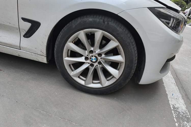 Used BMW 3 Series GT 2019 320i Sport Edition Right Front Wheel Hub