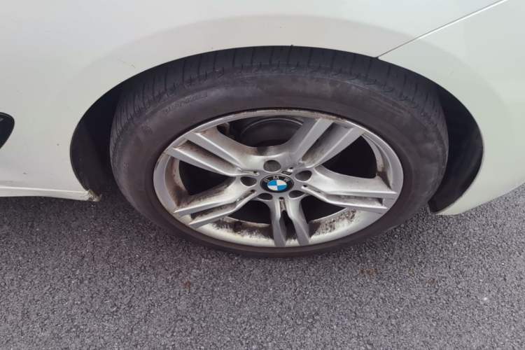 Used BMW 3 Series GT 2019 320i M Sport Package Right Front Wheel Hub