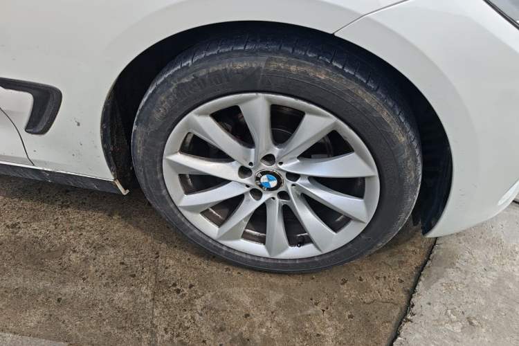 Used BMW 3 Series GT 2019 320i Sport Edition Right Front Wheel Hub