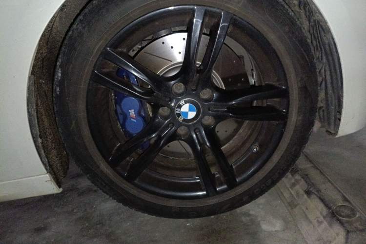Used BMW 3 Series GT 2019 320i M Sport Night Edition Right Front Wheel Hub