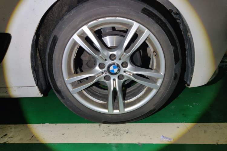 Used BMW 3 Series GT 2019 320i M Sport Package Right Front Wheel Hub