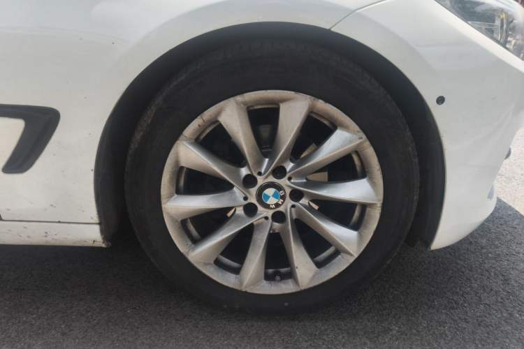 Used BMW 3 Series GT 2019 320i Sport Edition Right Front Wheel Hub