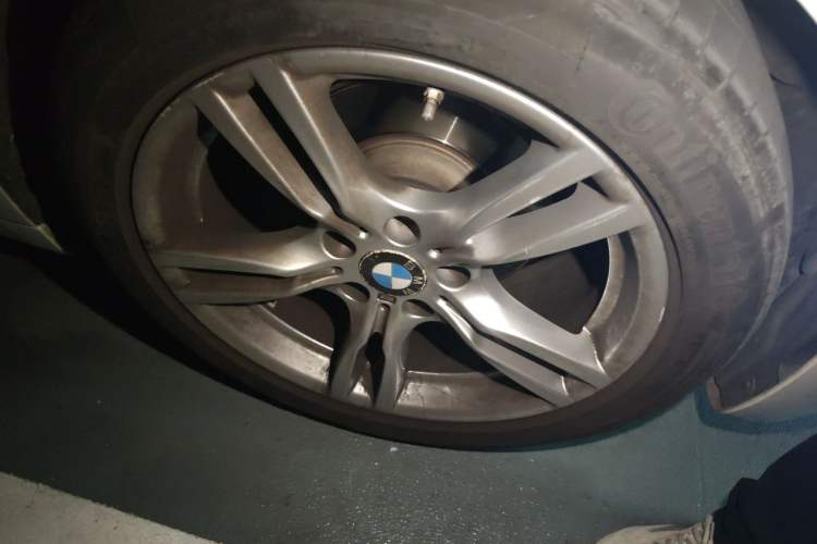 Used BMW 3 Series GT 2019 320i M Sport Package Right Front Wheel Hub