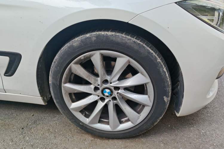 Used BMW 3 Series GT 2019 320i Sport Edition Right Front Wheel Hub