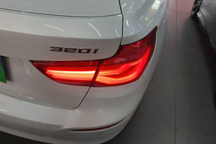 Used BMW 3 Series GT 2019 320i Sport Edition Right Rear Taillight