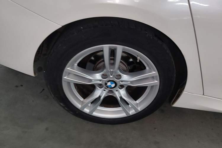 Used BMW 3 Series GT 2019 320i M Sport Package Right Rear Wheel Hub