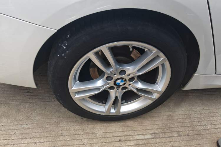 Used BMW 3 Series GT 2019 320i M Sport Package Right Rear Wheel Hub