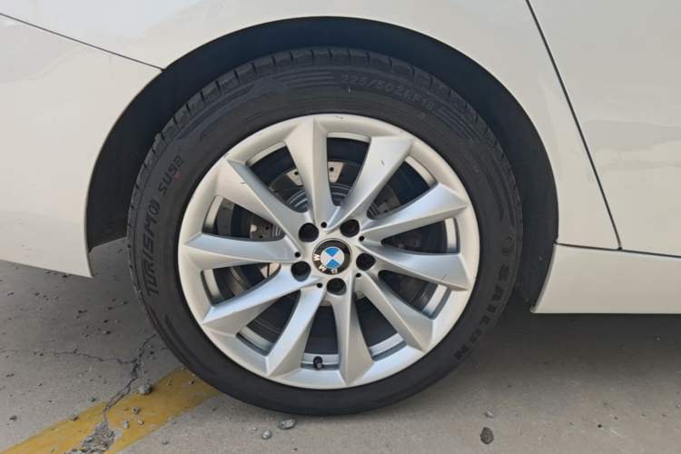 Used BMW 3 Series GT 2019 320i Sport Edition Right Rear Wheel Hub