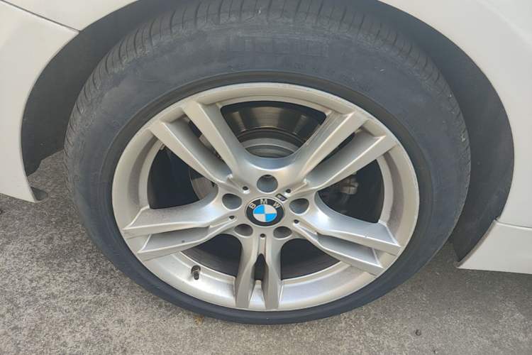 Used BMW 3 Series GT 2019 320i M Sport Package Right Rear Wheel Hub