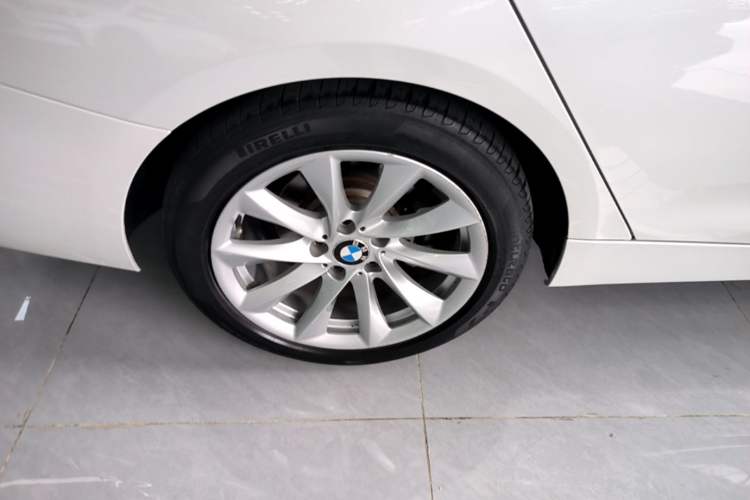Used BMW 3 Series GT 2019 320i Sport Edition Right Rear Wheel Hub