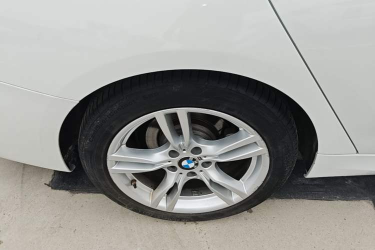 Used BMW 3 Series GT 2019 320i M Sport Package Right Rear Wheel Hub