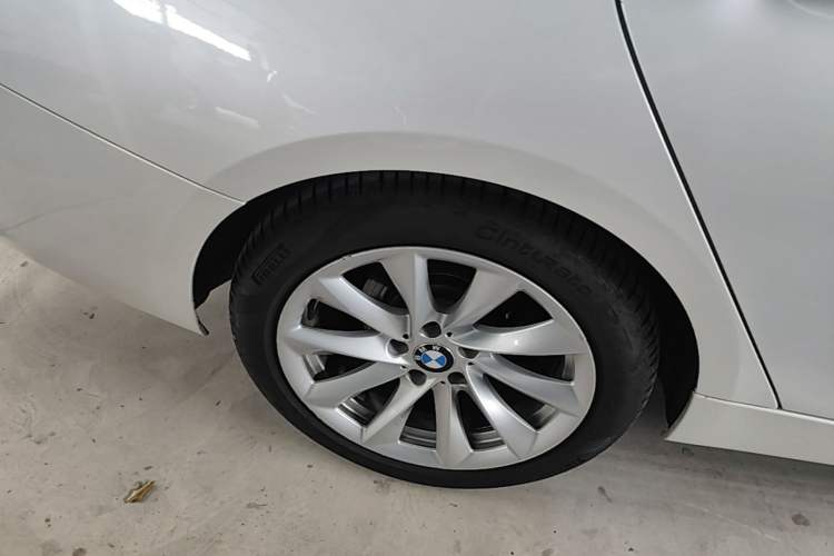 Used BMW 3 Series GT 2019 320i Sport Edition Right Rear Wheel Hub