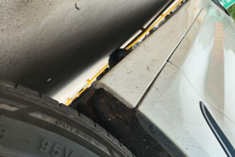 Used BMW 3 Series GT 2019 320i Sport Edition Right Side Sill