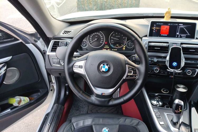 Used BMW 3 Series GT 2019 320i Sport Edition Steering Wheel