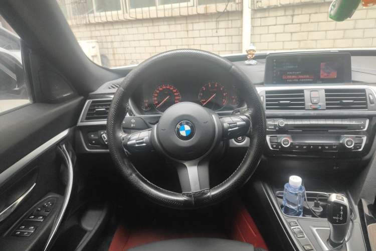 Used BMW 3 Series GT 2019 320i M Sport Package Steering Wheel