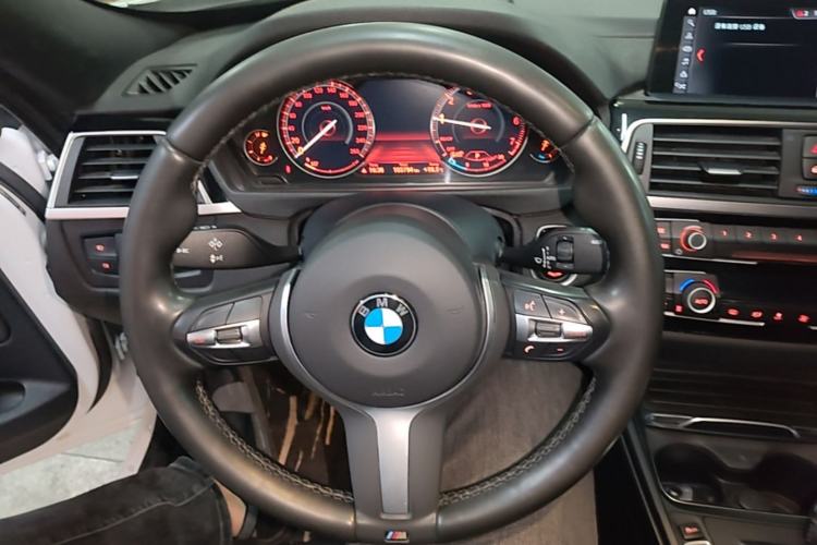 Used BMW 3 Series GT 2019 320i M Sport Package Steering Wheel